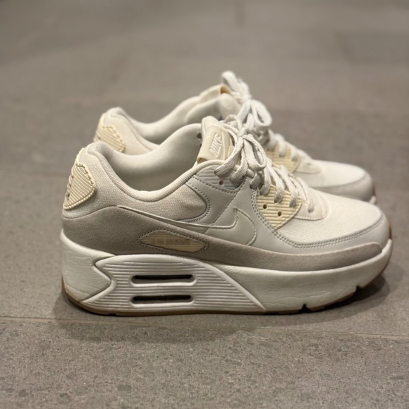 Nike Women’s New AIR Max 90 LV8 Training - Picture 1 of 3